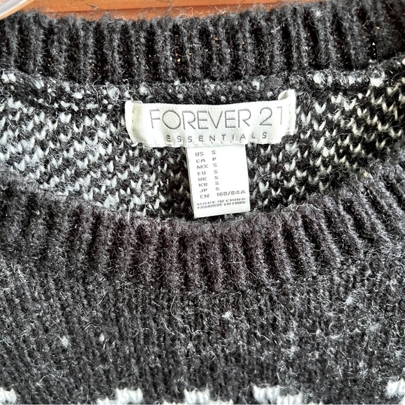 Forever 21 Sweater - Picture 3 of 4